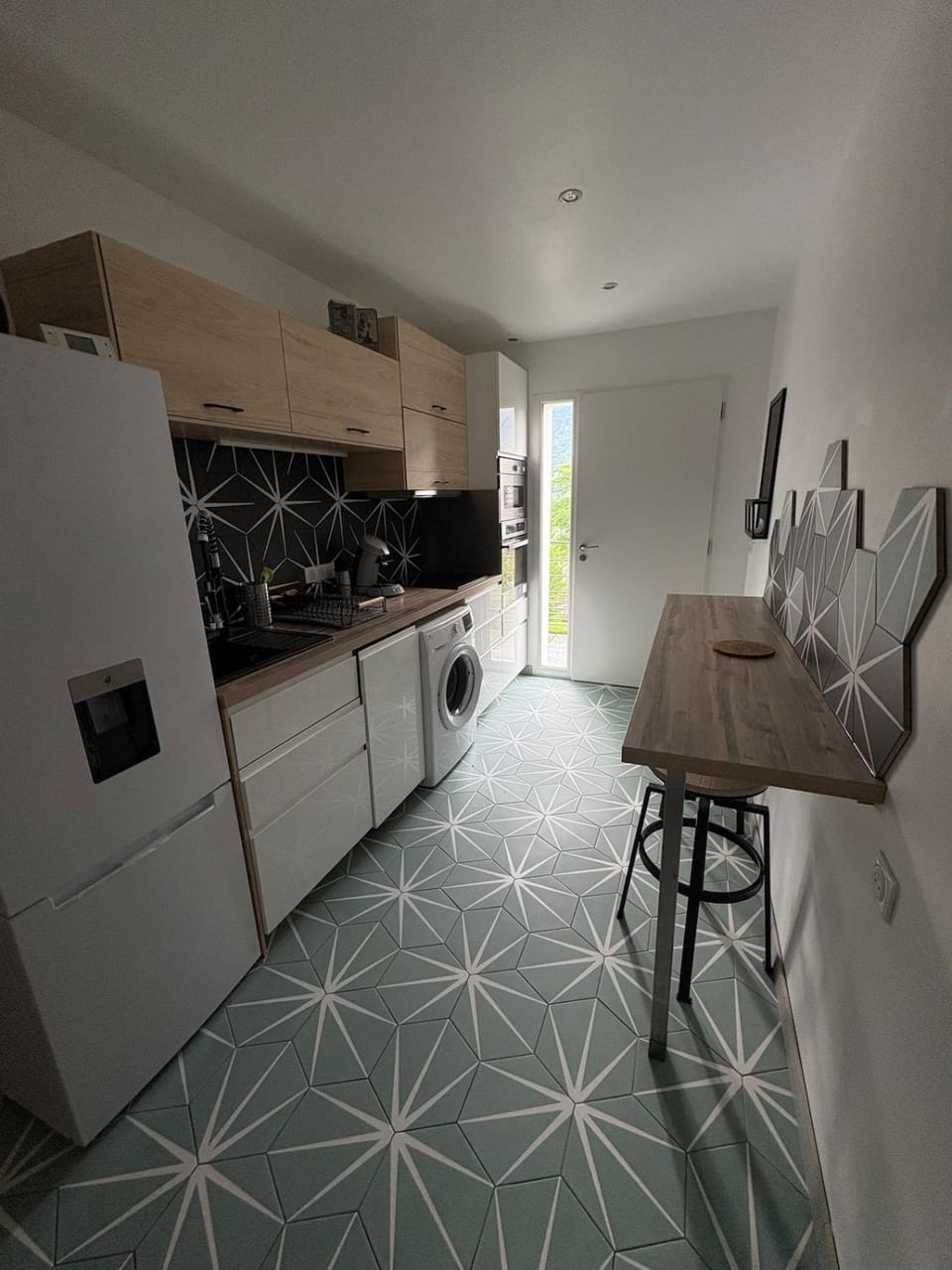 dishwasher, stove, washing machine, kitchen