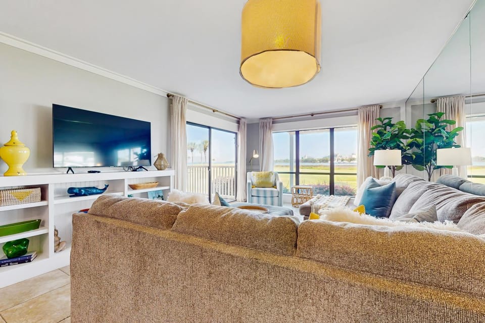 Townhome with bay & golf views pool beach tram - W&D central AC House in Miramar Beach