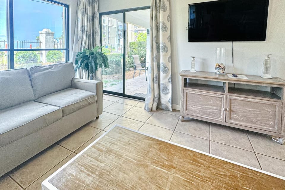 Gorgeous seaside home offering spacious living and convenient beach access House in Panama City Beach