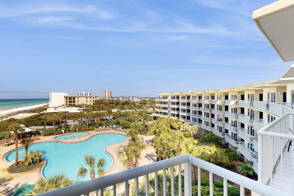 Fourth Floor Amazing Gulf Front Condo Fitness Center Pools Access to beach House in Miramar Beach