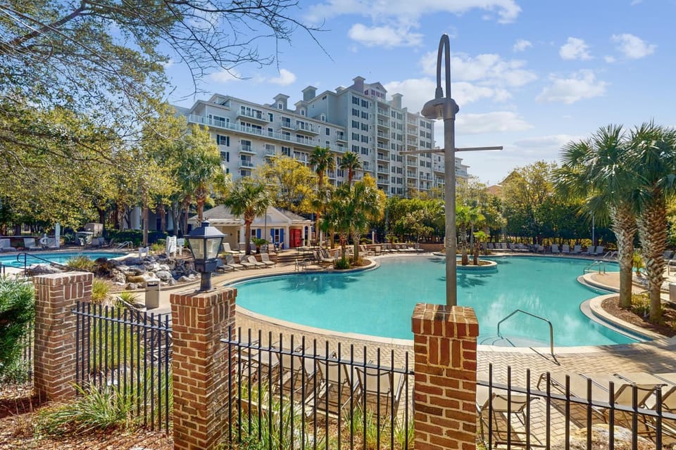 2nd-floor resort condo with balcony on-site pool golf tennis & beach access House in Miramar Beach