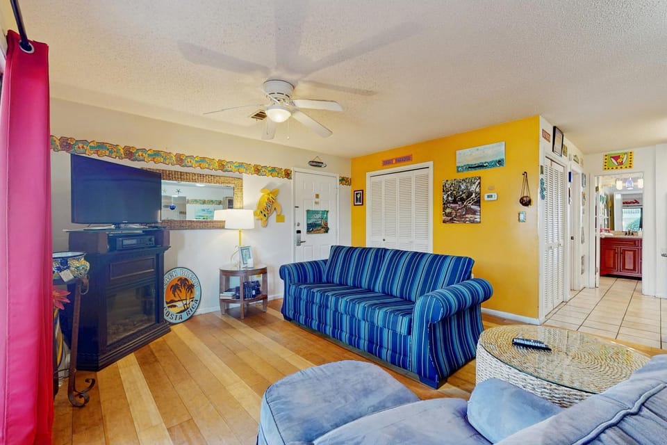 Cute ground floor condo with shared pool access to shuffleboard and tennis House in South Walton County