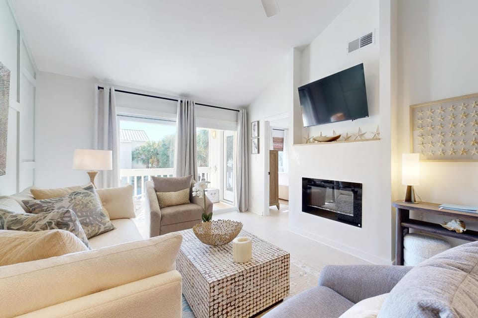 Courtyard view condo with private beach access private balcony & free WiFi House in Seagrove Beach