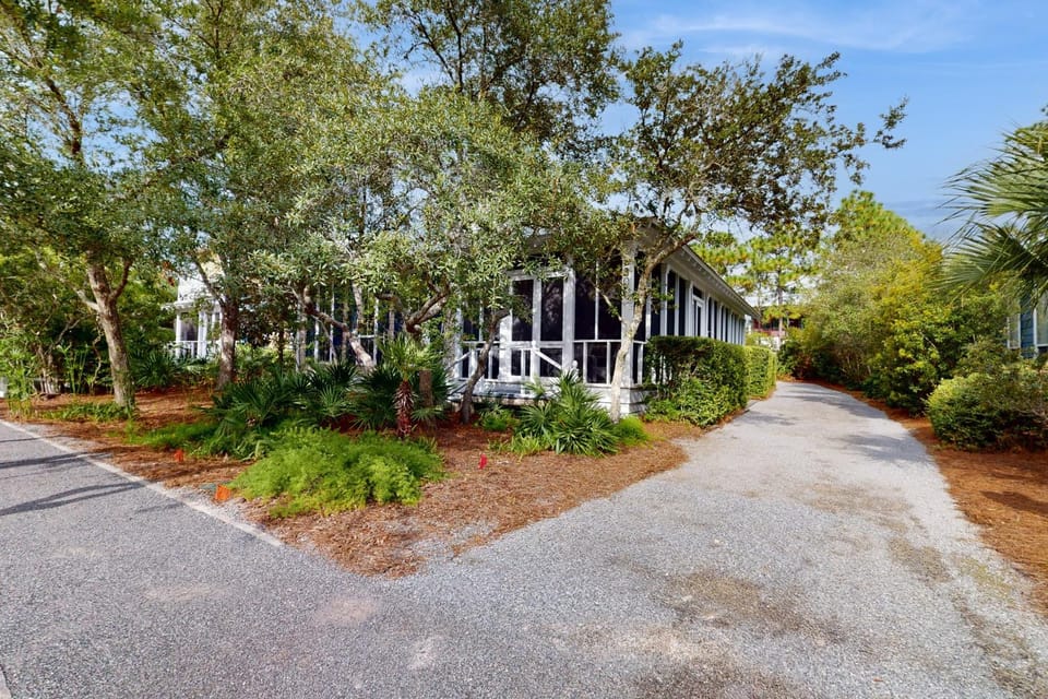 Coastal haven near the beach off scenic 30A with two pools & porch- dog-friendly House in Seagrove Beach