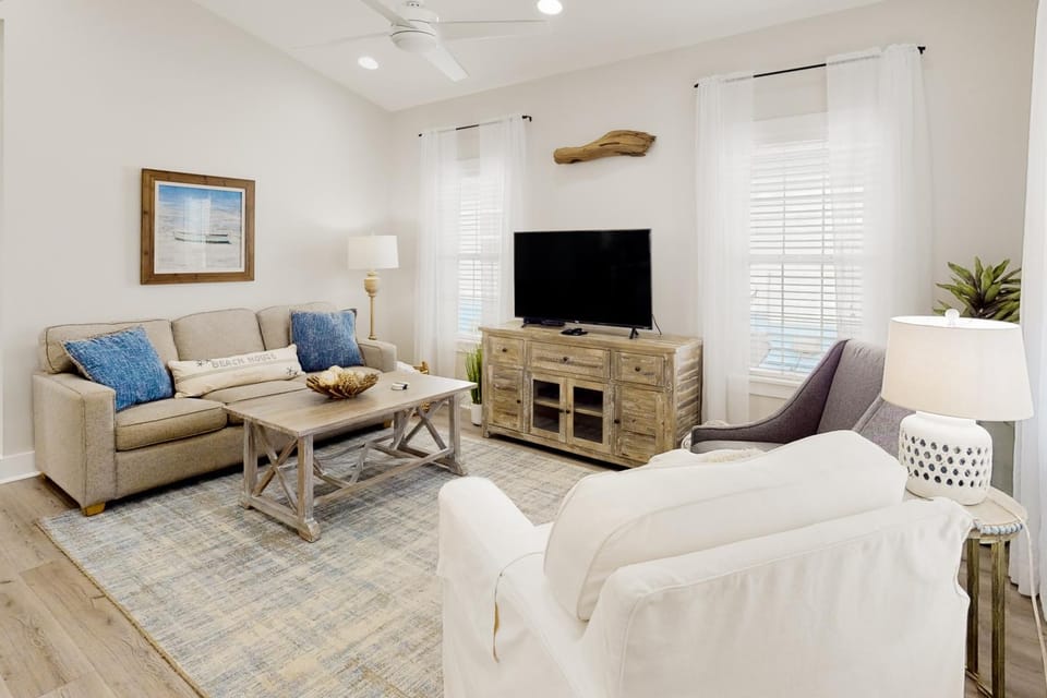 Dog-friendly home with pool patio & washer&dryer House in South Walton County