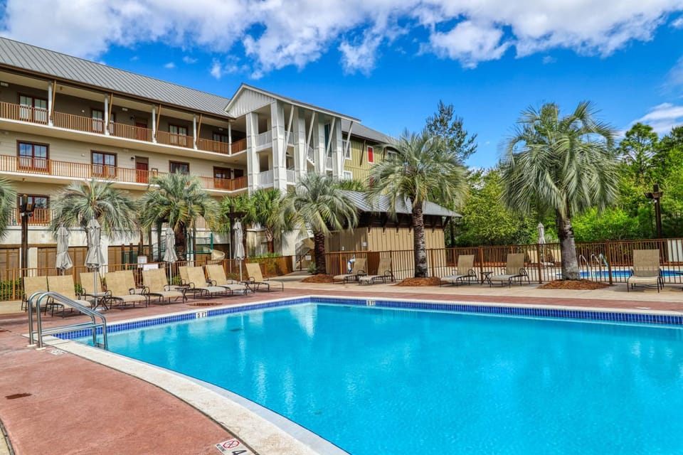 Spacious Redfish Village Condo with Private Beach Access - Shared Pool Hot Tub House in South Walton County