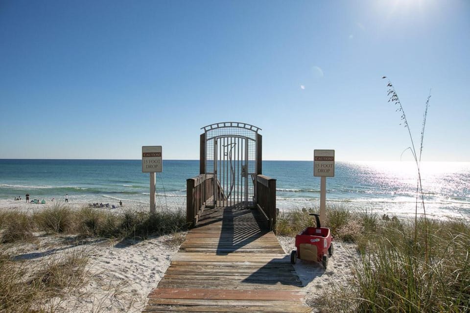 Spacious Redfish Village Condo with Private Beach Access - Shared Pool Hot Tub House in South Walton County