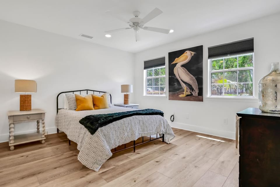 Snowbird-friendly home near the beach with large yard for dogs boats trailers House in South Walton County