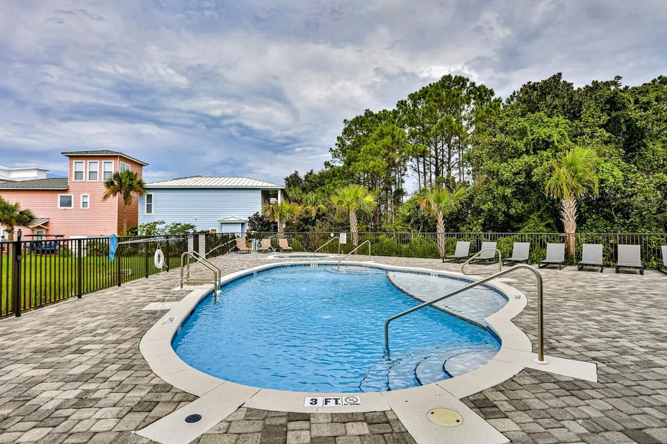 Lake-view condo with a pool hot tub & balcony - walking distance to beach House in South Walton County