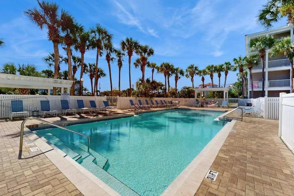 Bright Santa Rosa Beach Villa with community pools & hot tub - Next to Gulf House in South Walton County