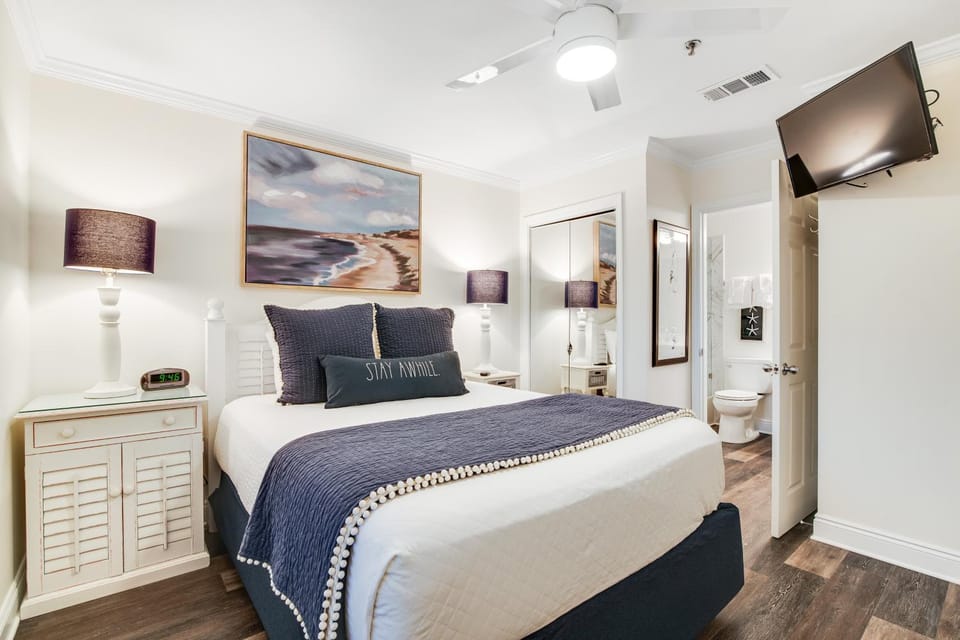 Charming condo near the beach with community pools and hot tub House in South Walton County
