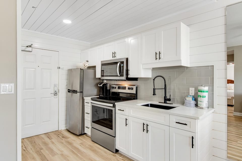 Cute condo just steps to the Gulf with community pools & hot tub House in South Walton County
