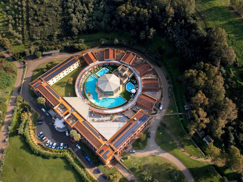 Property building, Swimming pool