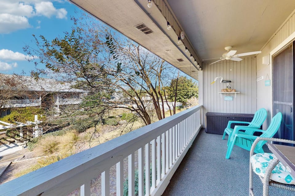 Cozy coastal condo dog friendly with shared pool and close to beach House in South Walton County
