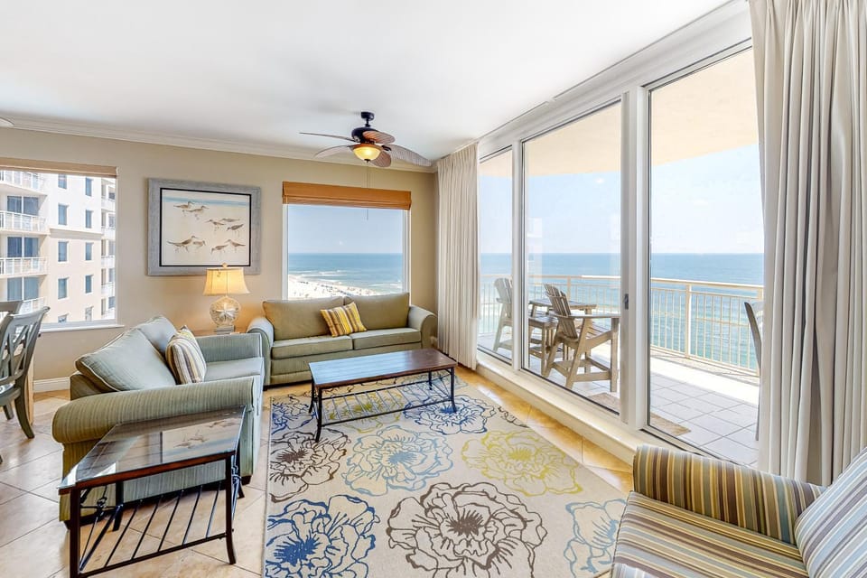 9th-floor open bright condo with views - close to dining House in Perdido Key