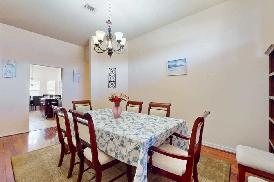 Gorgeous pet friendly coastal home with plenty of space and easy beach access House in Alabama
