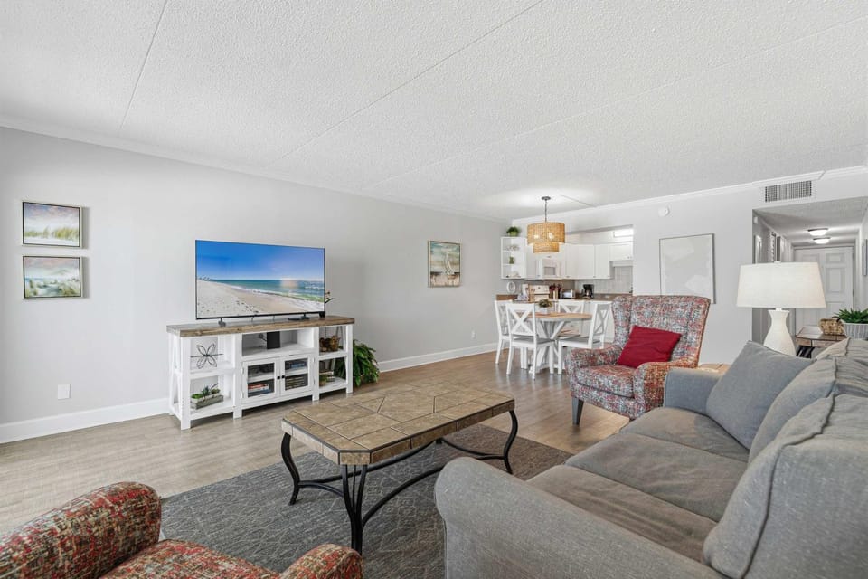 Cozy Gulf-front condo with 2 beach chairs - close to entertainment Apartment in Okaloosa Island