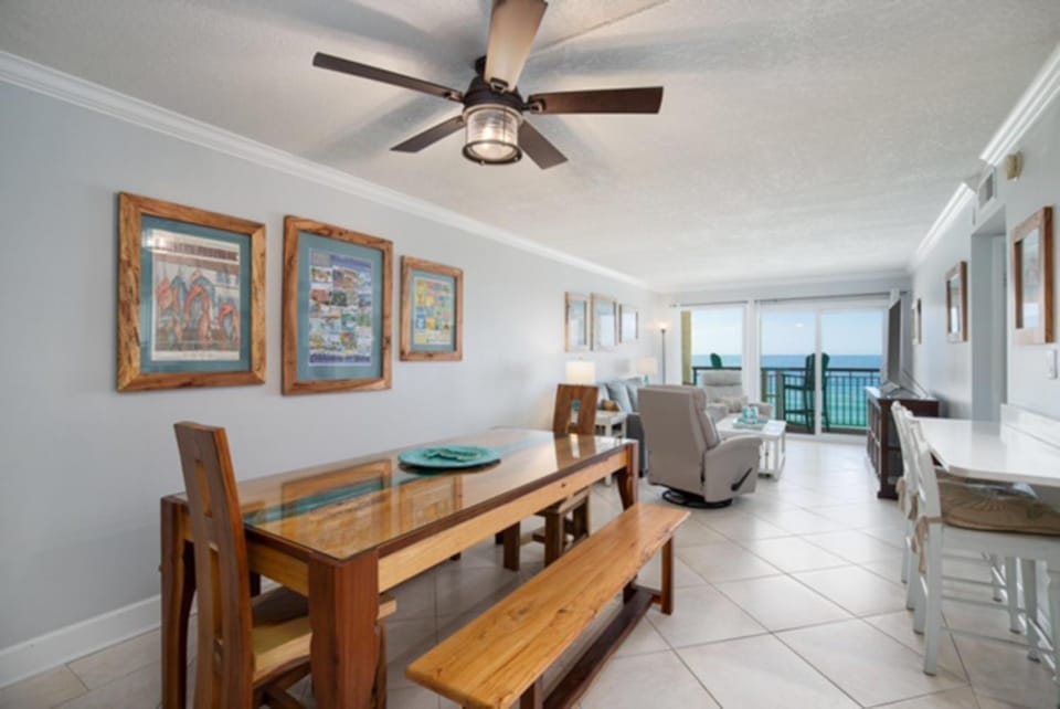 Seventh-floor waterfront condo with views pool tennis & beach access House in Okaloosa Island