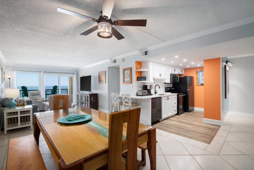 Seventh-floor waterfront condo with views pool tennis & beach access House in Okaloosa Island