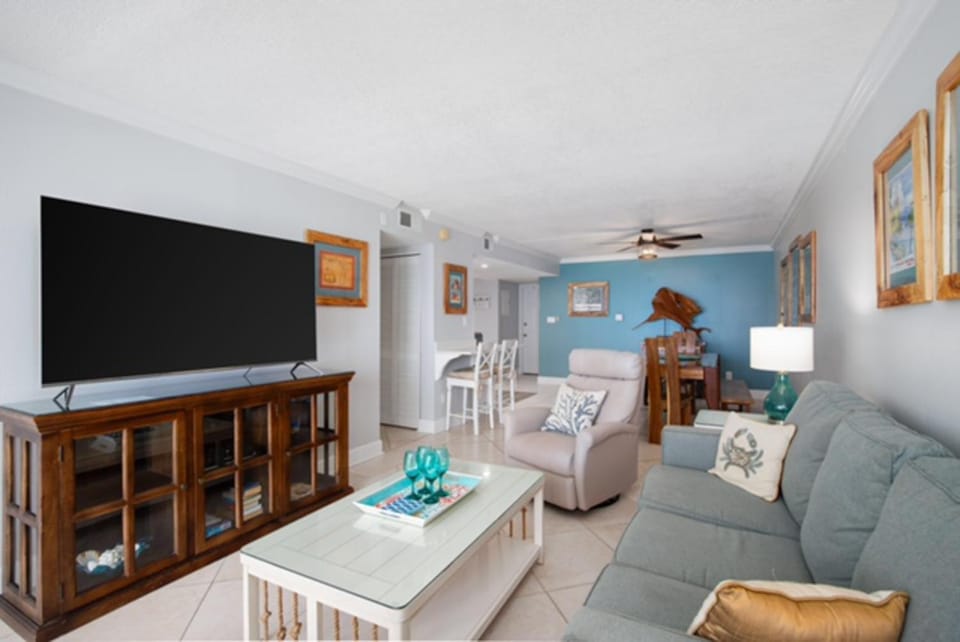 Seventh-floor waterfront condo with views pool tennis & beach access House in Okaloosa Island