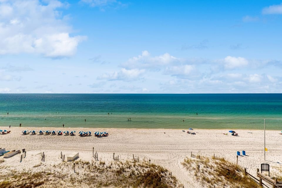 6th-floor cozy beachfront condo with views - quick walk to dining House in Okaloosa Island