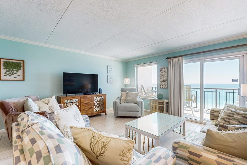 6th-floor cozy beachfront condo with views - quick walk to dining House in Okaloosa Island