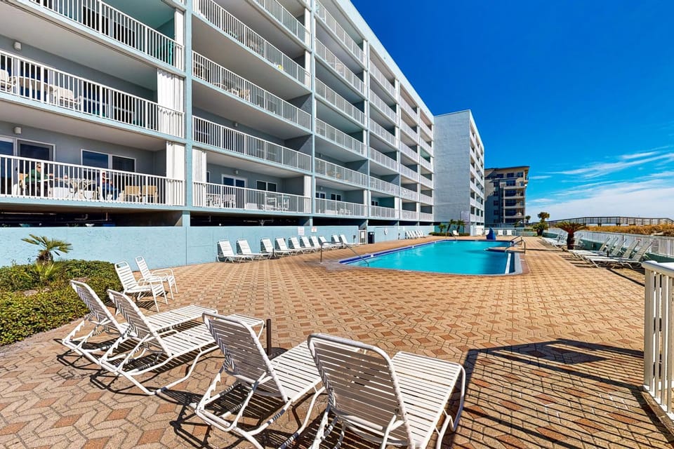2nd-floor oceanfront condo with Gulf view W&D heated pool & large balcony House in Okaloosa Island