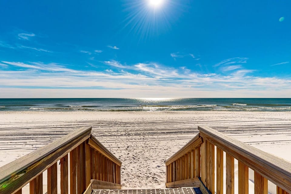2nd-floor oceanfront condo with Gulf view W&D heated pool & large balcony House in Okaloosa Island