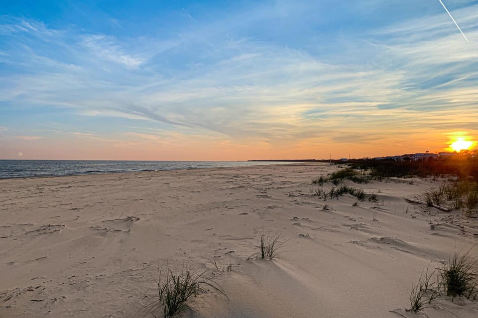Dog-friendly abode near the beach with multiple balconies ocean views & more House in Florida