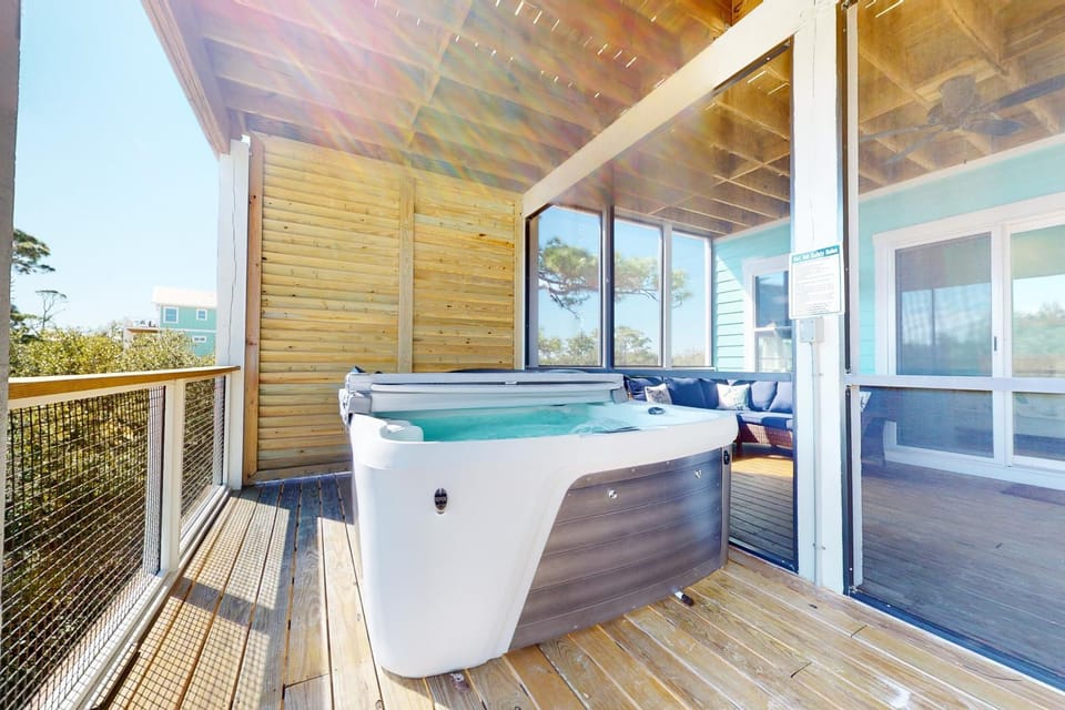 Dog-friendly oceanfront home with a hot tub washer&dryer & central AC House in Florida