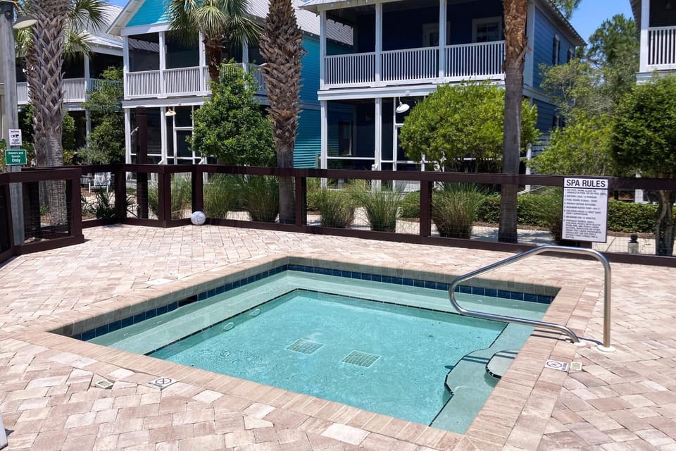 Dog-friendly home with hot tub - beach access one mile away House in Florida