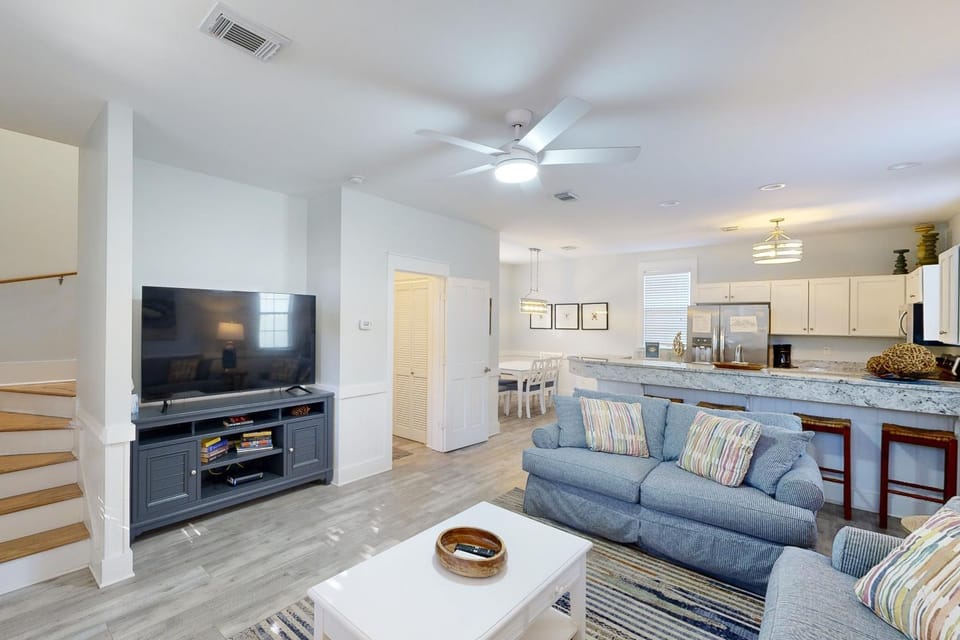 Family-Friendly Home with Shared Hot Tub - Beach Access 1 Mile Away House in Florida