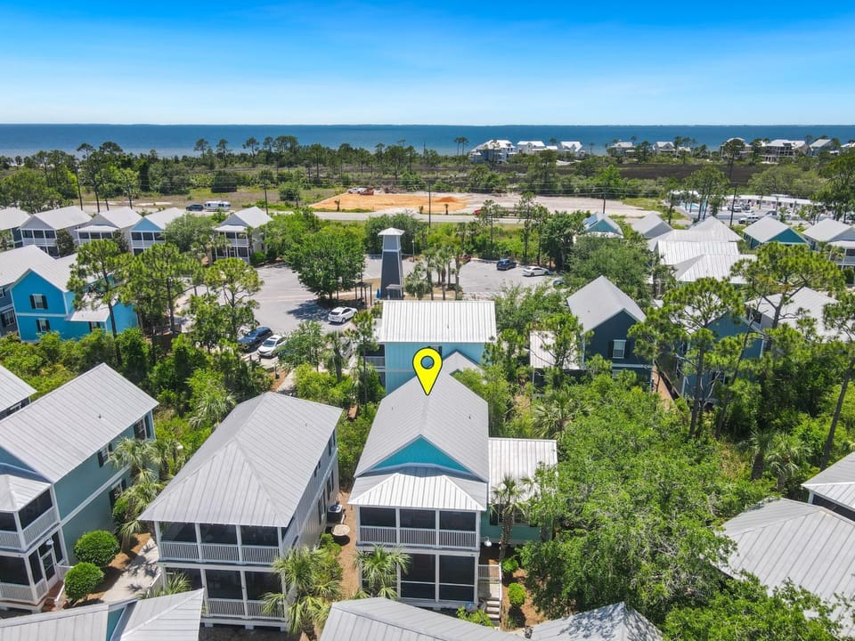 Coastal Home with Screened Porch & Shared Hot Tub - Snowbirds Welcome House in Florida