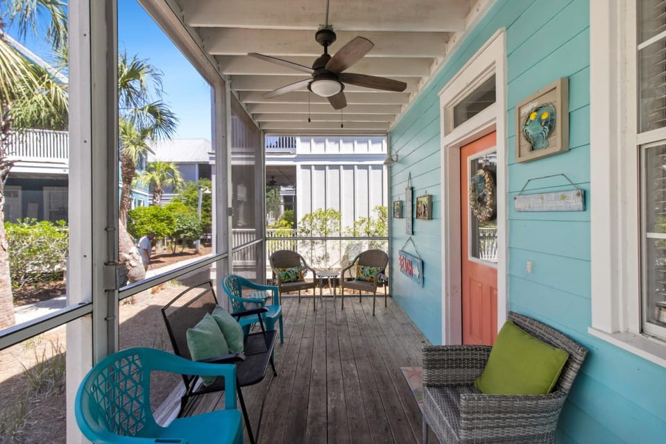 Coastal Home with Screened Porch & Shared Hot Tub - Snowbirds Welcome House in Florida