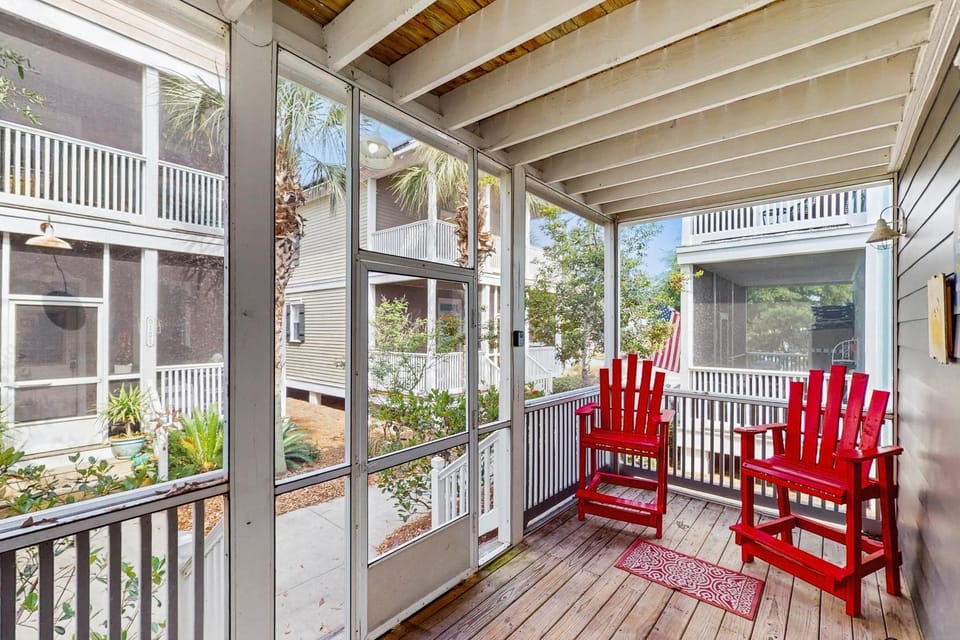 Beautiful home in a gated community with porches & shared pool hot tub House in Florida