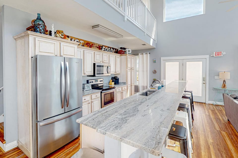 Dog-friendly beach house with a private pool firepit AC & washer&dryer House in Florida
