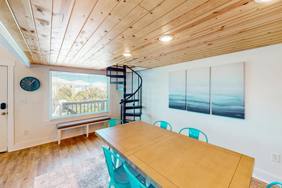 Cozy Gulf-View Beach House with Foosball Patio AC & washer&dryer - Pets Welcome House in Florida