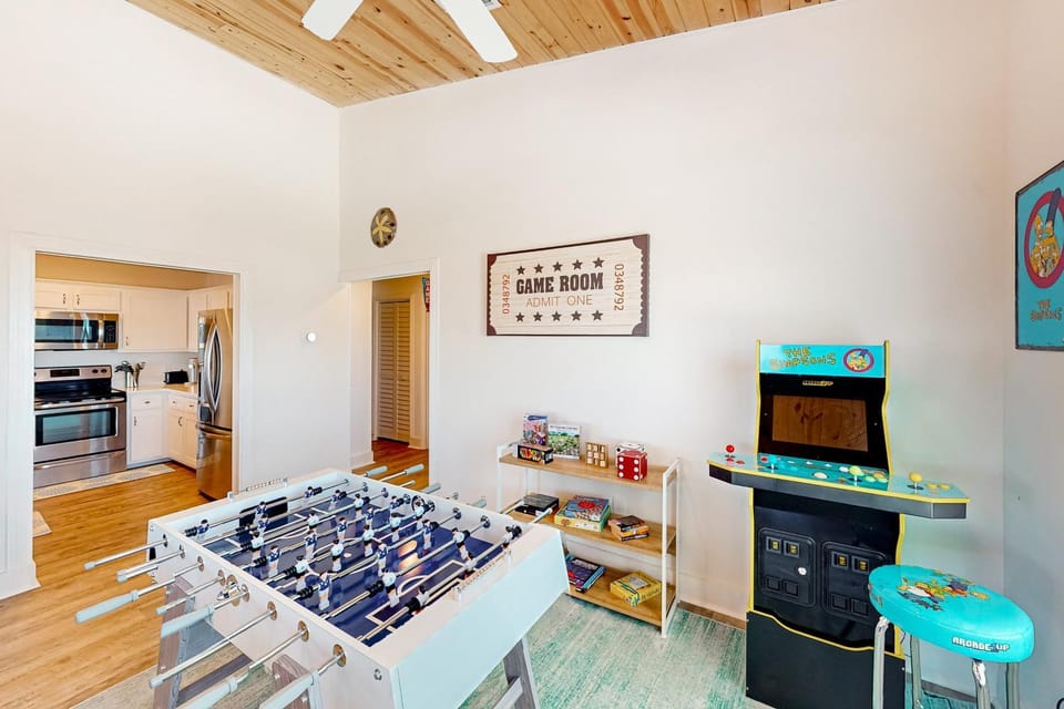Cozy Gulf-View Beach House with Foosball Patio AC & washer&dryer - Pets Welcome House in Florida