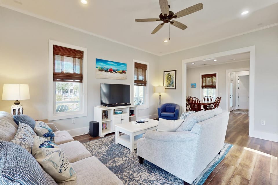 Coastal cottage with private W&D WiFi and shared pool House in Florida