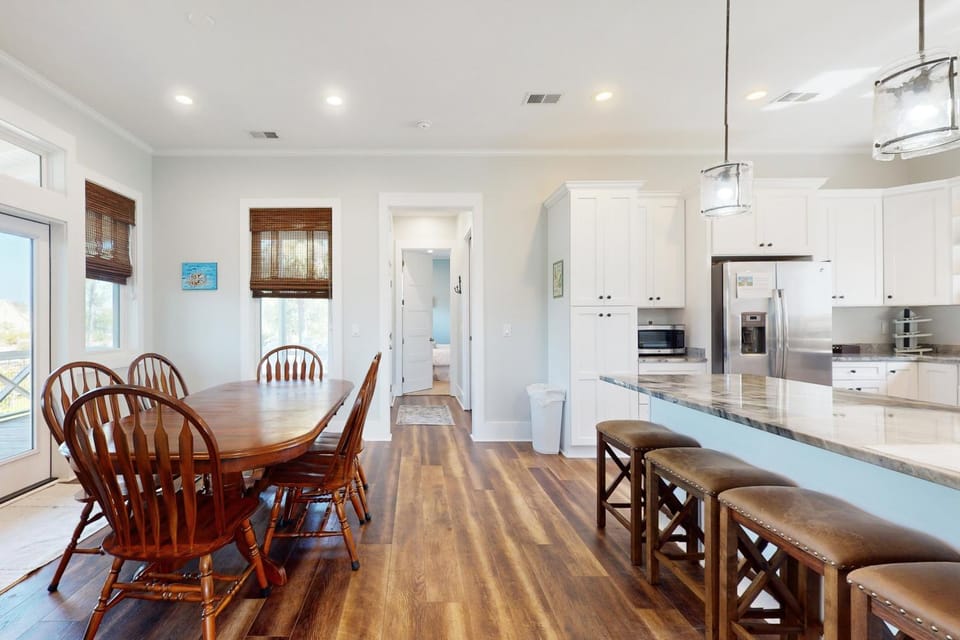 Coastal cottage with private W&D WiFi and shared pool House in Florida