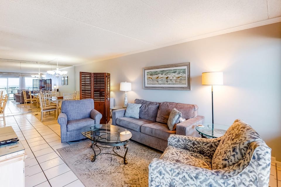 Great beachfront condo pool & tennis courts - quick drive to dining House in Okaloosa Island
