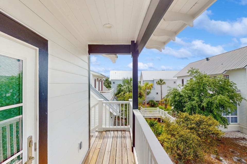 Cozy carriage house with full kitchen and close to beach House in Florida