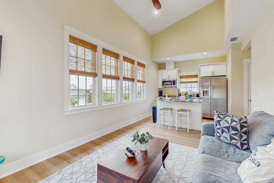 Cozy carriage house with full kitchen and close to beach House in Florida