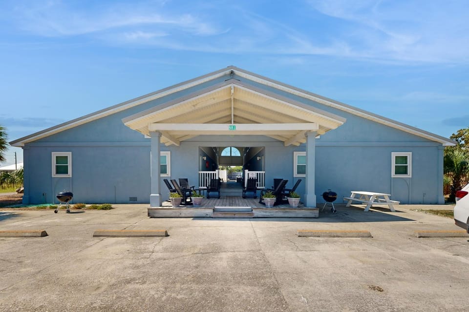 Classic Beach Condo with a Shared Pool Loft & Grill - Walk to the Beach House in Saint George Island