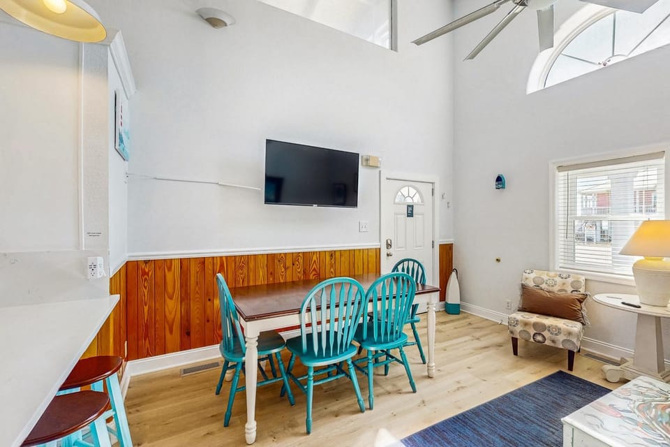 Dog-friendly Condo with a Shared Pool Great Beach Vibes & Stunning Views House in Saint George Island
