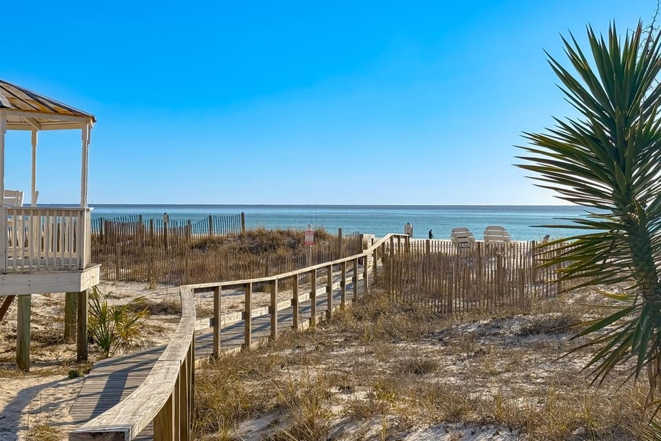 Gorgeous home with private pool outdoor space and close to beach House in Lower Grand Lagoon