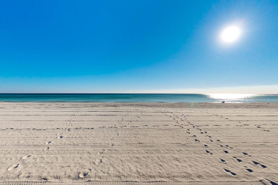 Gulf Front Condo Pools Onsite Nearby Activities Shops Restaurants House in Okaloosa Island