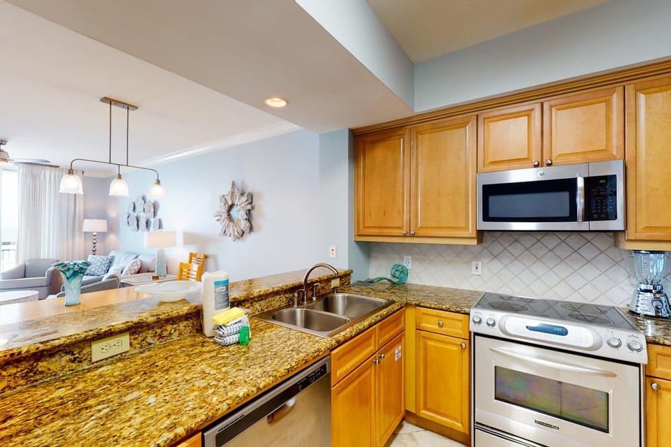 Gulf Front Condo Pools Onsite Nearby Activities Shops & Restaurants House in Okaloosa Island