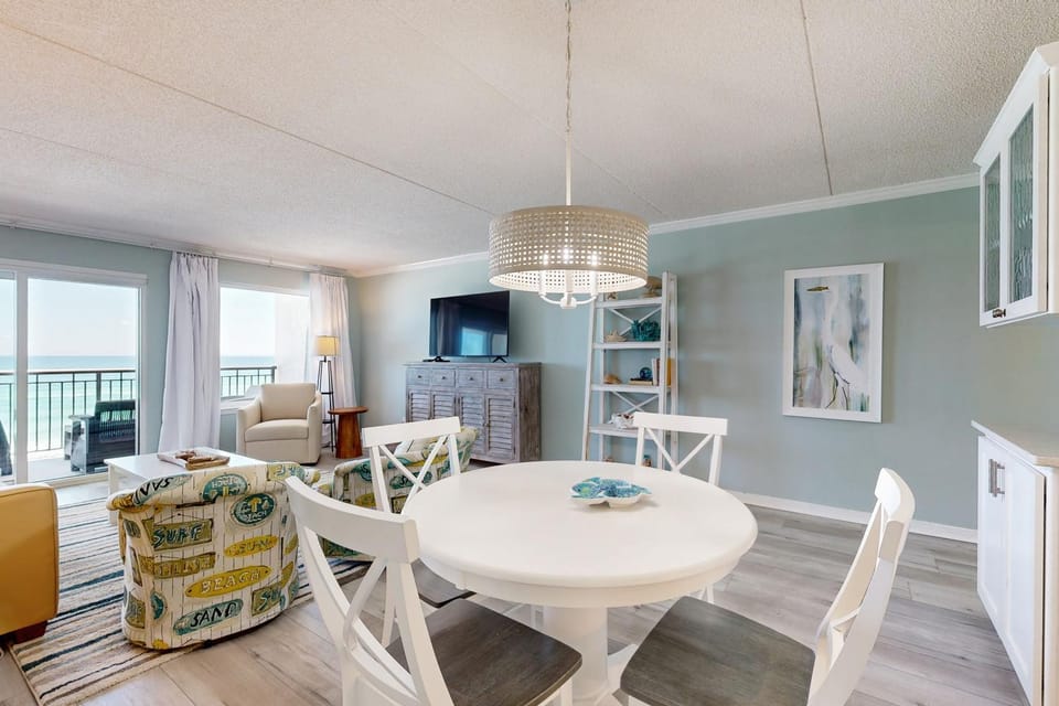 Sunlit Gulf-front condo with gorgeous water views pool balcony & tennis court House in Okaloosa Island