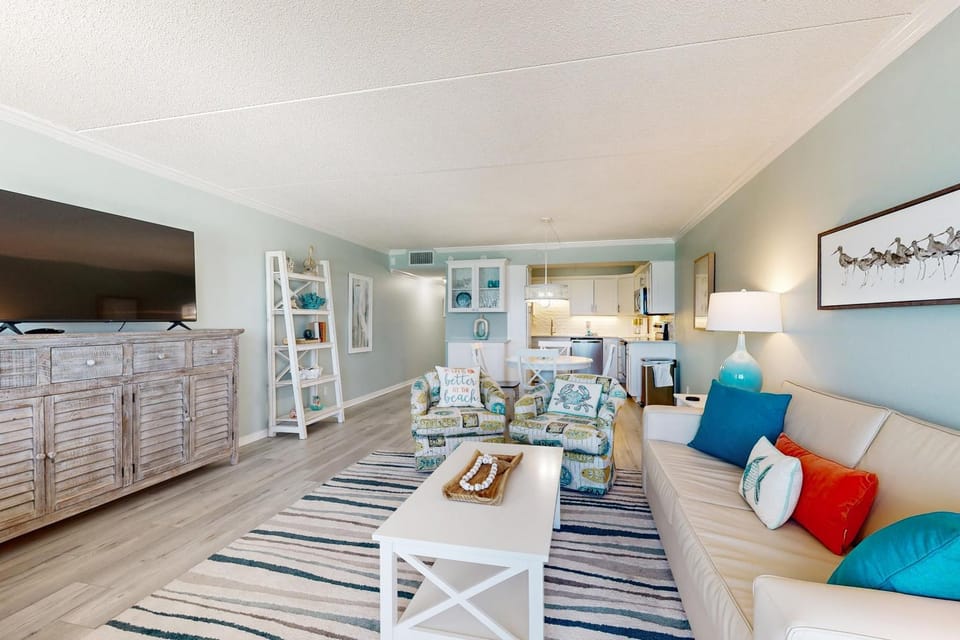 Sunlit Gulf-front condo with gorgeous water views pool balcony & tennis court House in Okaloosa Island